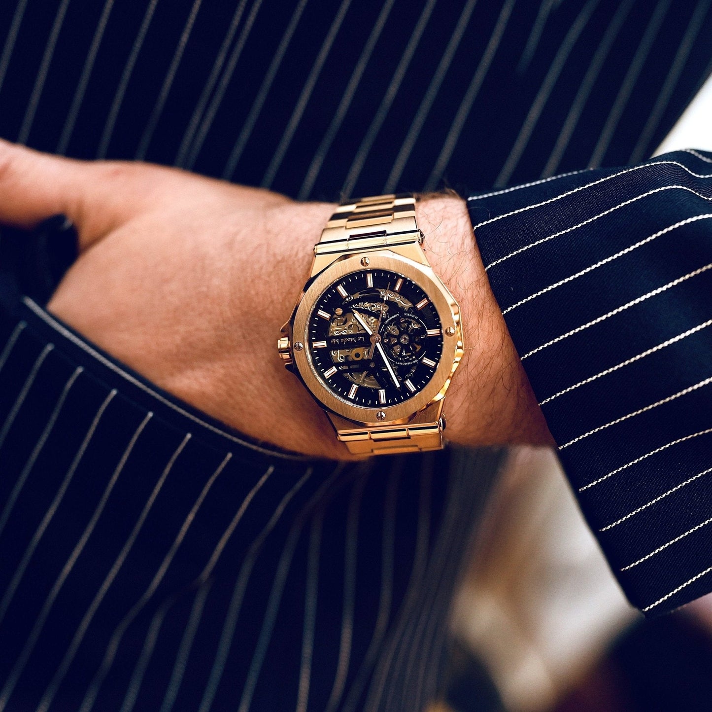 Rubros Jewel Gold Watch - Luxury Gold Timepiece-2